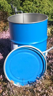 Stahl Spannring Deckelfass - 200 Ltr. - UN-X Feststoffzulassung + UN-Y Flüssigkeitszulassung - aussen lackiert / innen roh - NEUWARE Stahl Spannring Deckelfass - 200 Ltr. - UN-X Feststoffzulassung + UN-Y Flüssigkeitszulassung - aussen lackiert / innen roh - NEUWARE