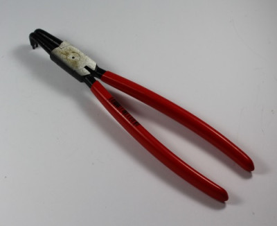 - Sicherungszange (innen) 90° abgewinkelte Form - für Nutmuttern in IBC ADAPTER 360° V4A - Sicherungszange (innen) 90° abgewinkelte Form - für Nutmuttern in IBC ADAPTER 360° V4A